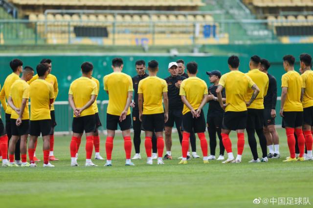 kaiyun-国足抵新马上开练保持状态 21日友好会面奥克兰城